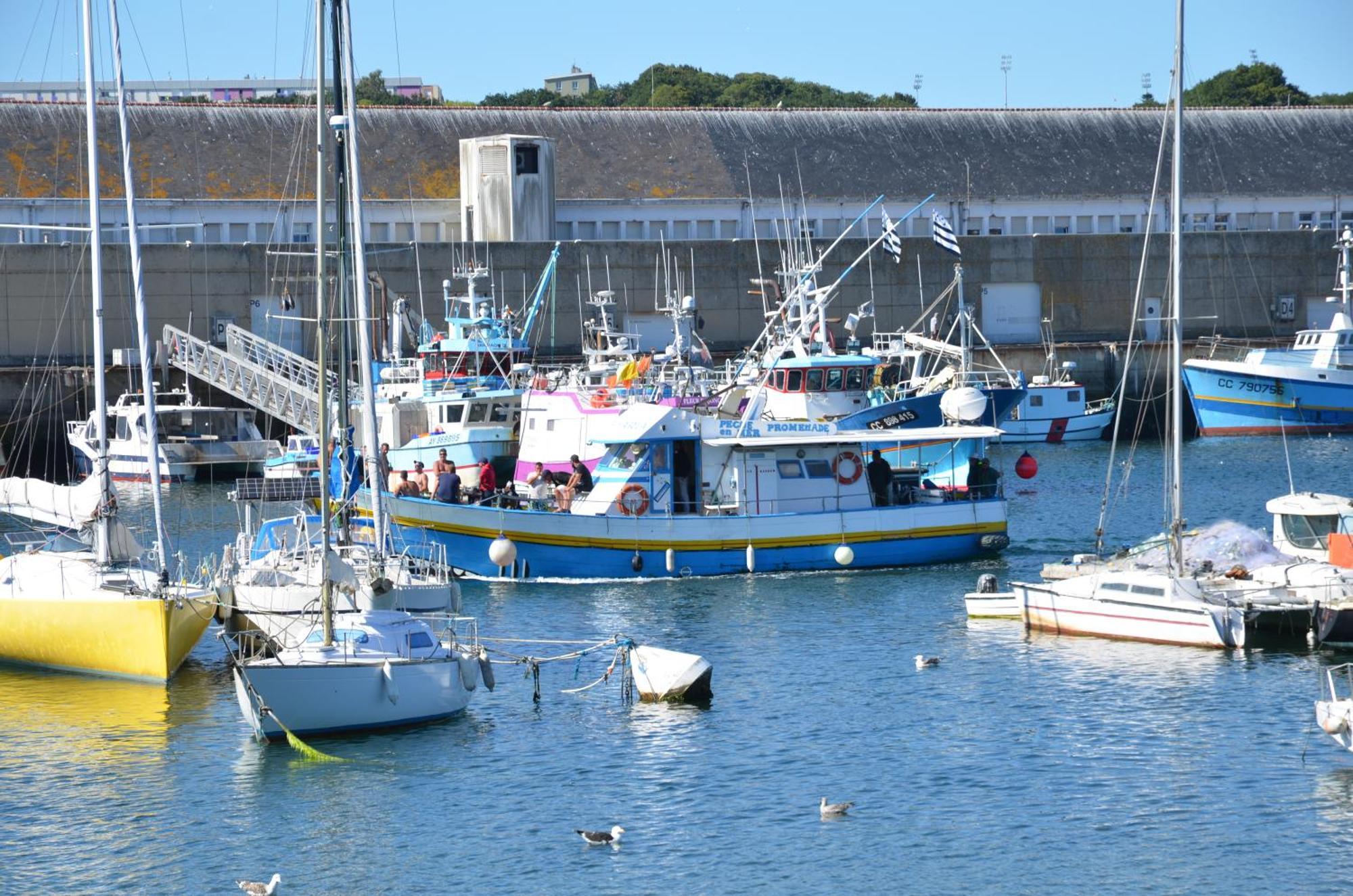 קונקרנו Votre Vue, La Mer, Les Bateaux !!! Wir Sprechen Flieben Deutsch, Touristentipps, We Speak English מראה חיצוני תמונה